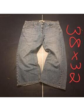 pretty big vintage paper tag relaxed straight fit levis. size 38x32